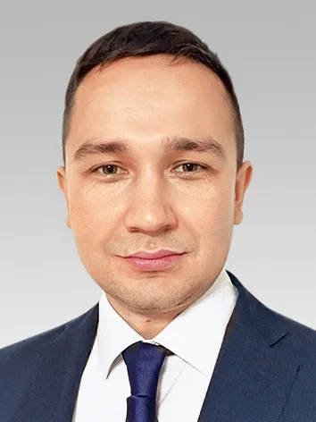 Менисов Артём